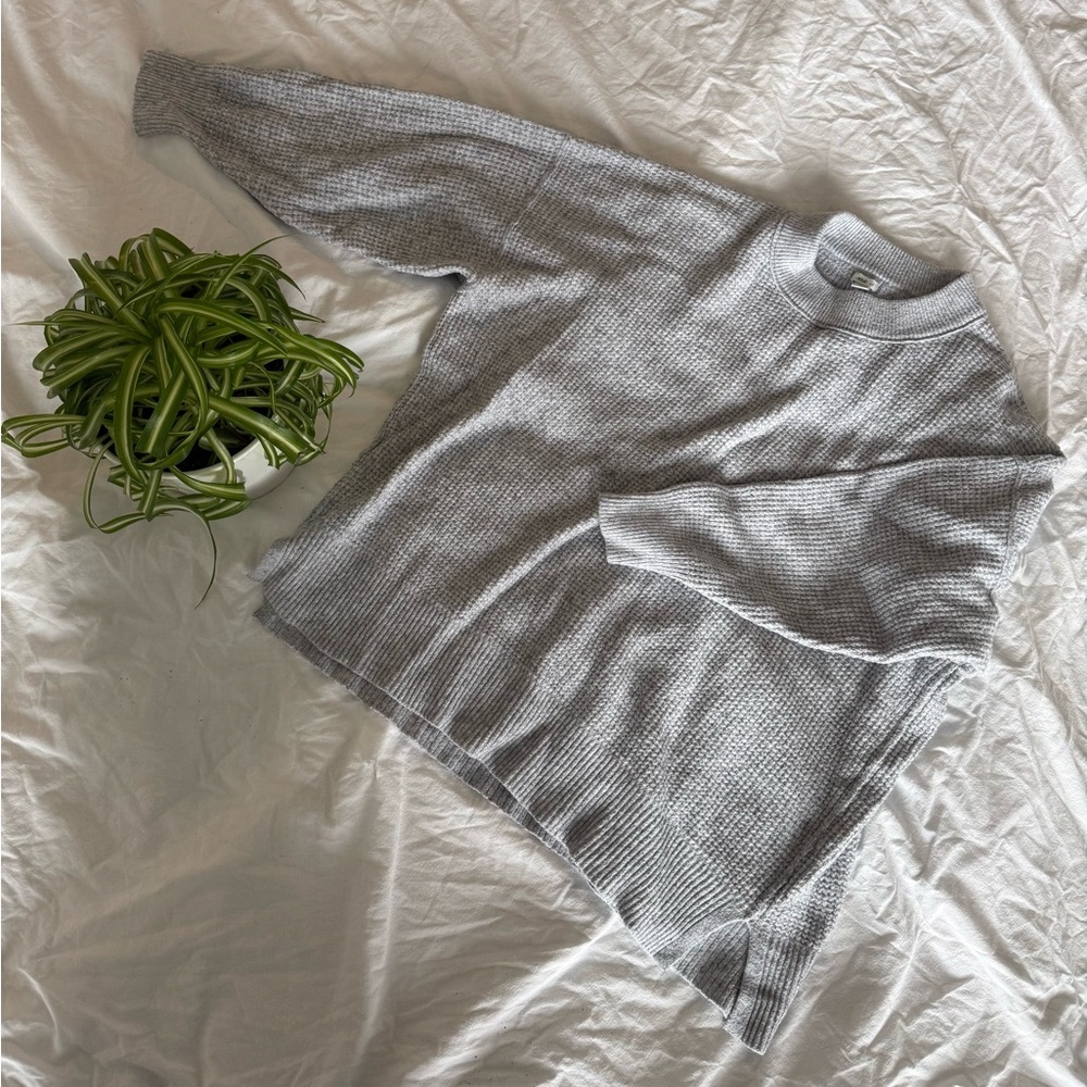 Aerie Light Gray Women's Crew Neck Sweater, size Small